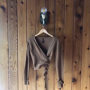 RVCA crop sweater, XS